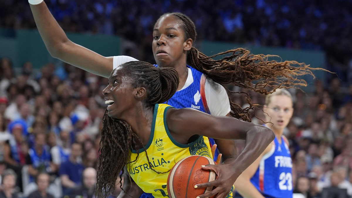 Australia-forward-Ezi-Magbegor-vs.-France-centre-Dominique-Malonga